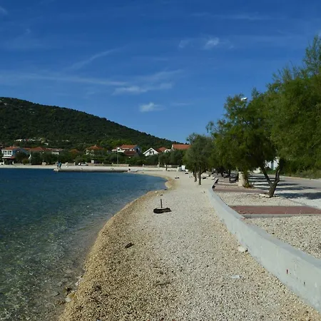 Marino Lägenhet Vinišće